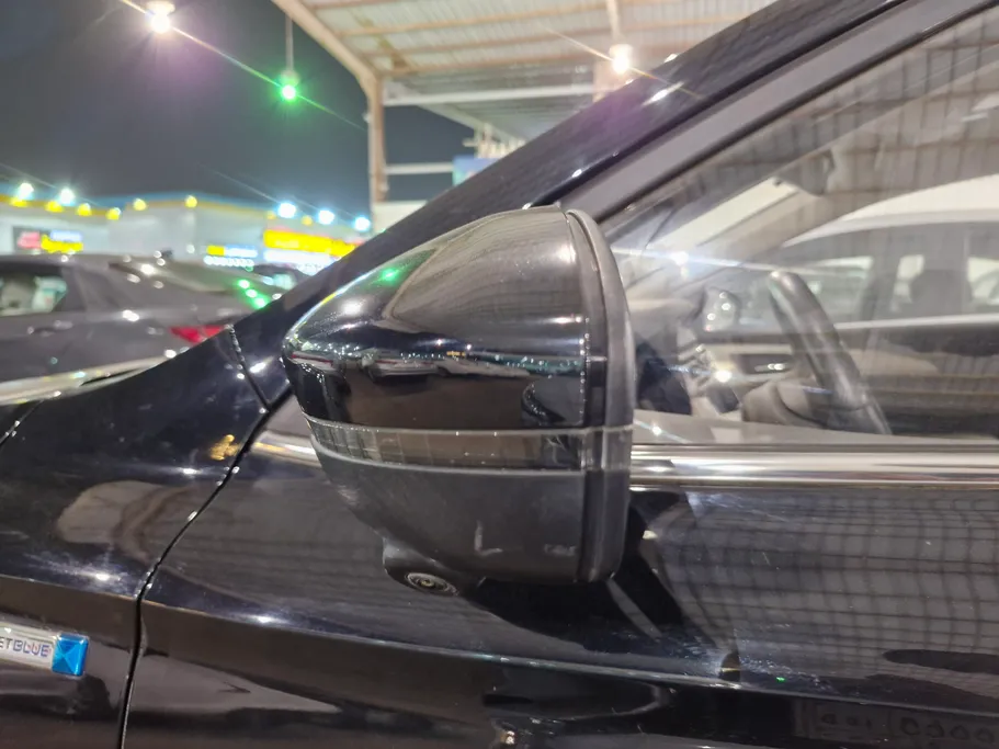 ام جي 5 LUX 2023 