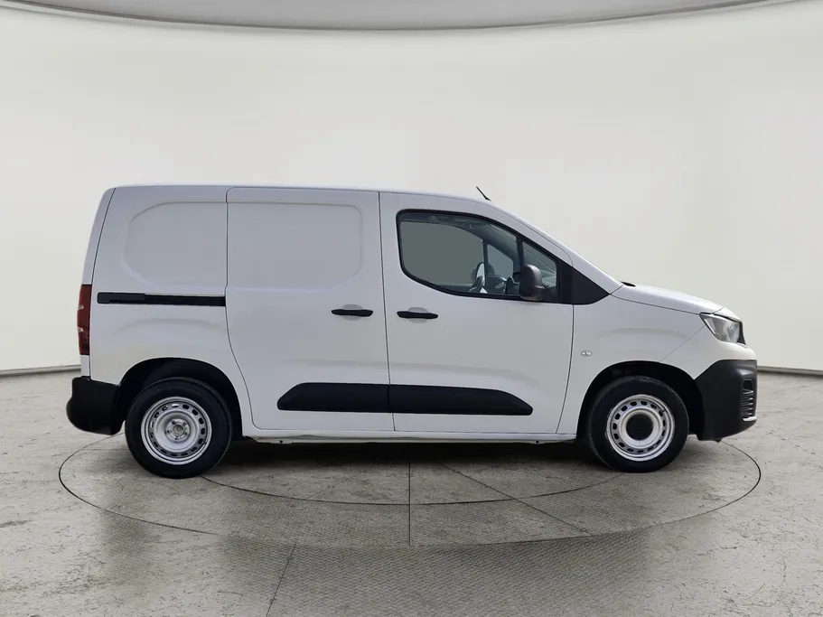 بيجو بارتنر Short van 2022 