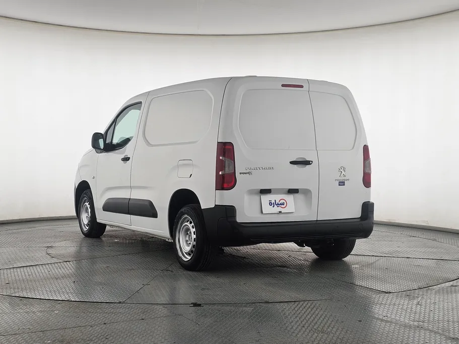 2022 Peugeot Partner Short van 