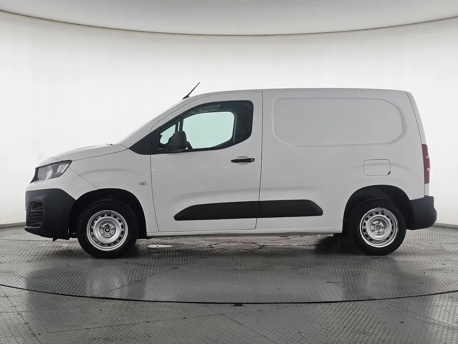 2022 Peugeot Partner Short van 