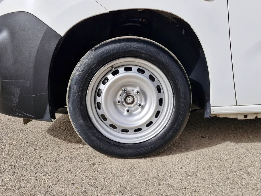 بيجو بارتنر Short van 2022 