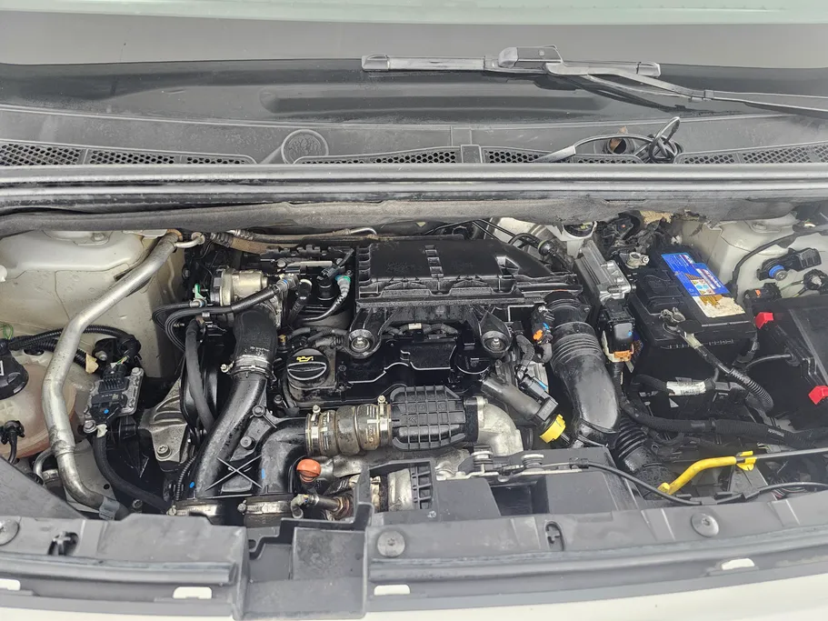 2022 Peugeot Partner Short van 