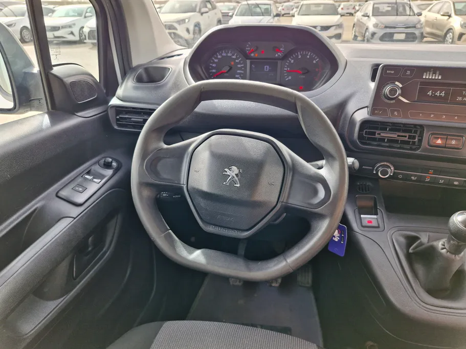 بيجو بارتنر Short van 2022 