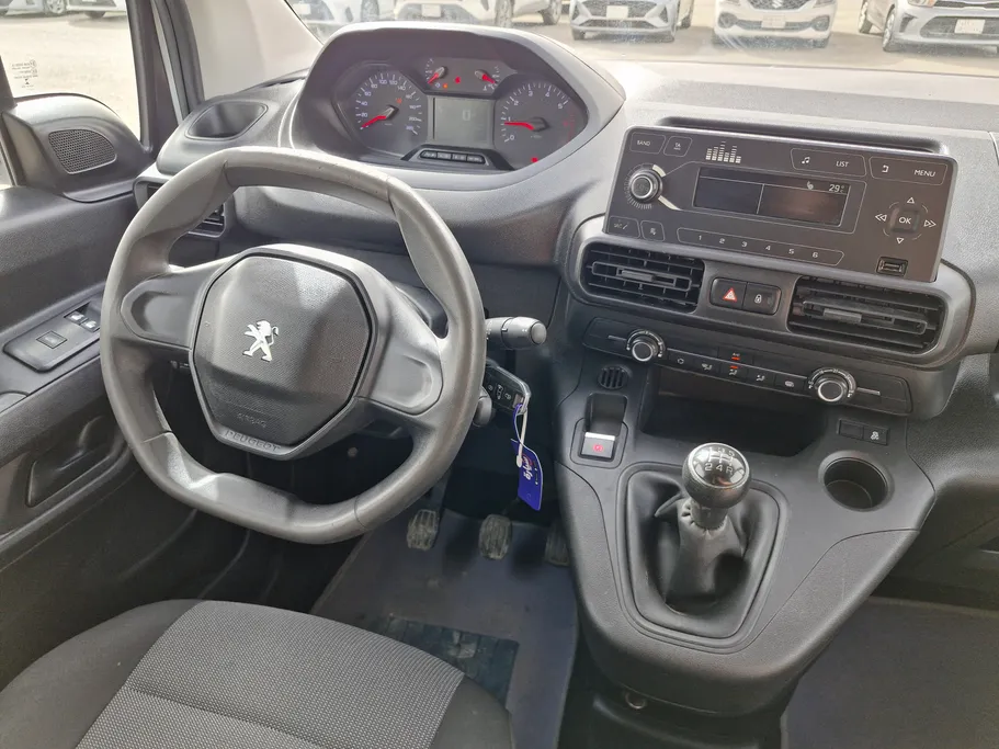 بيجو بارتنر Short van 2022 