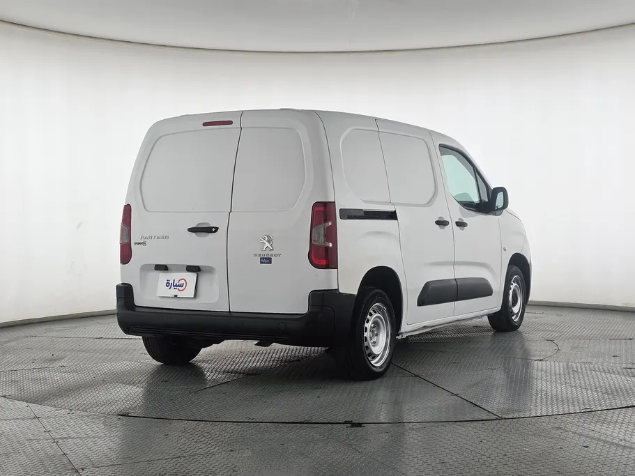 2022 Peugeot Partner Short van 