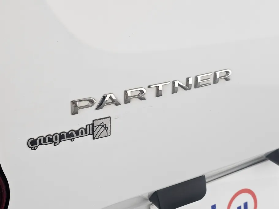 2022 Peugeot Partner Short van 