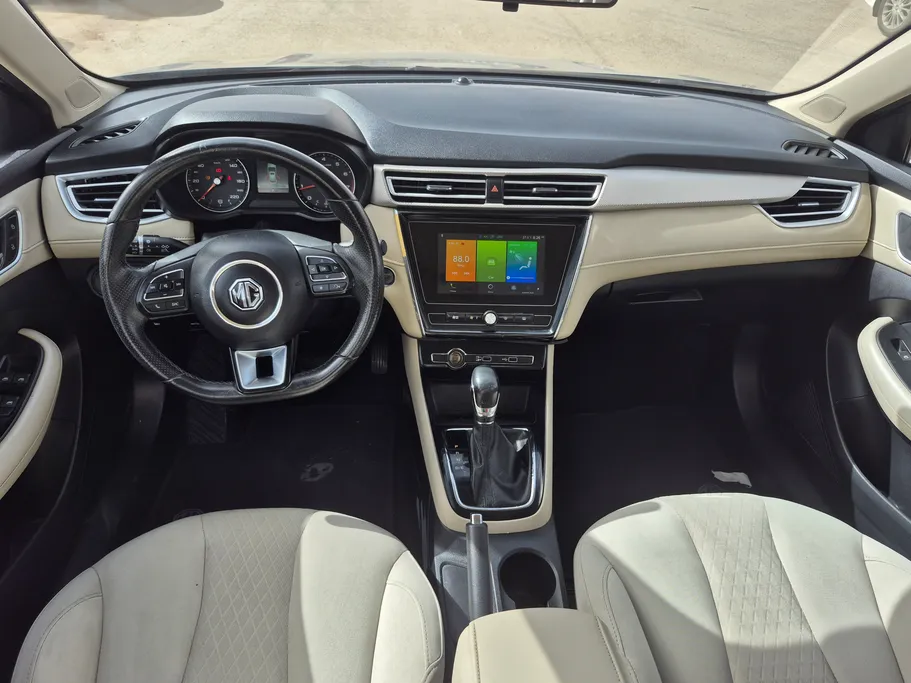 2022 ام جي 5 COM 