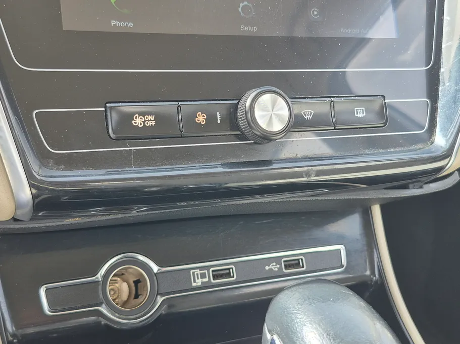 2022 ام جي 5 COM 