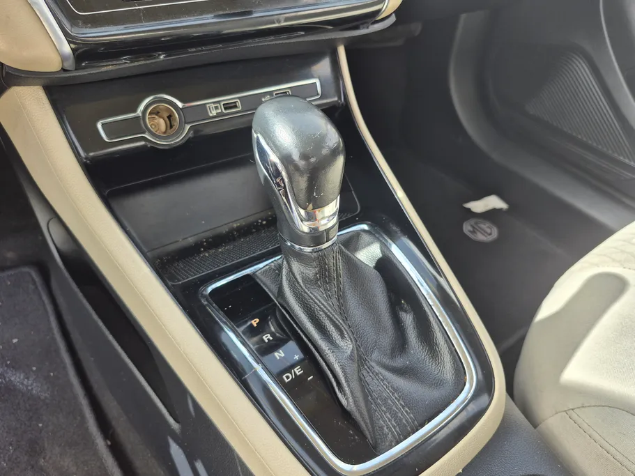 2022 ام جي 5 COM 