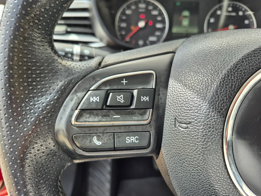 ام جي 5 COM 2022 