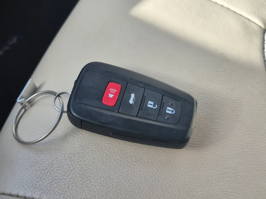 2020 Toyota Camry  GRANDE HEV 