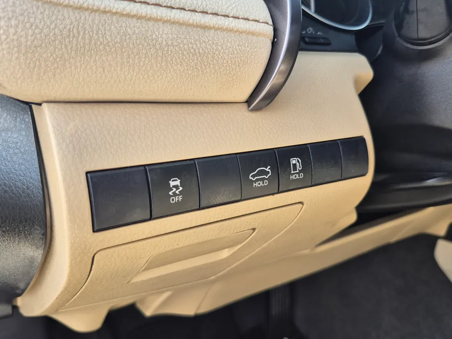 2020 Toyota Camry  GRANDE HEV 