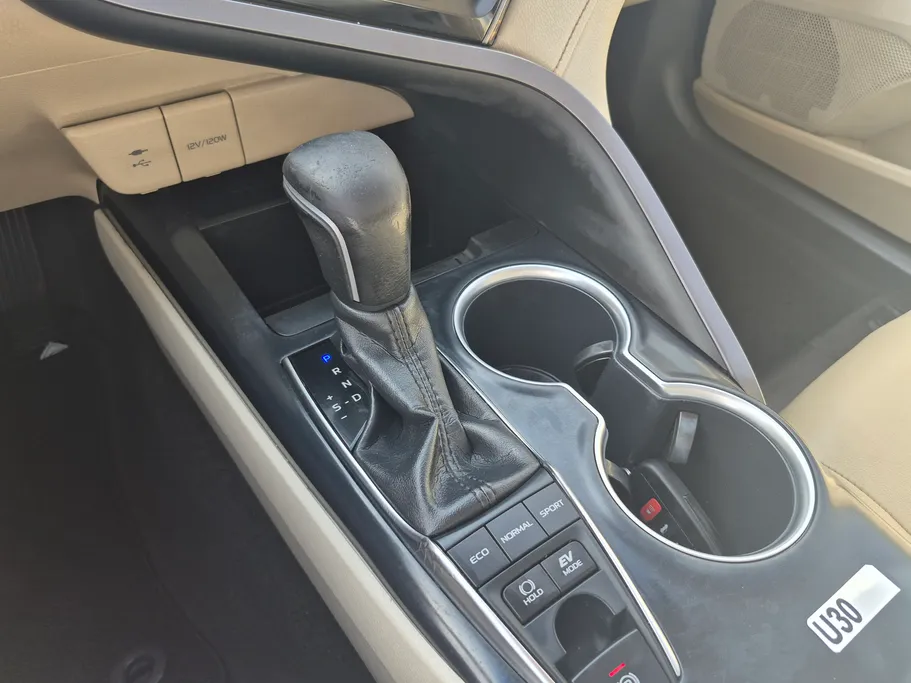 2020 Toyota Camry  GRANDE HEV 