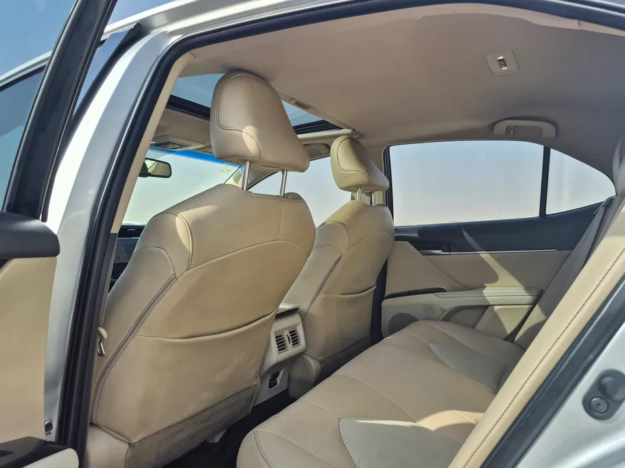 2020 Toyota Camry  GRANDE HEV 