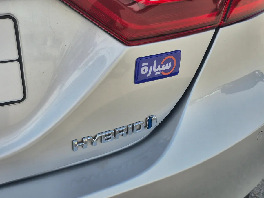 2020 Toyota Camry  GRANDE HEV 