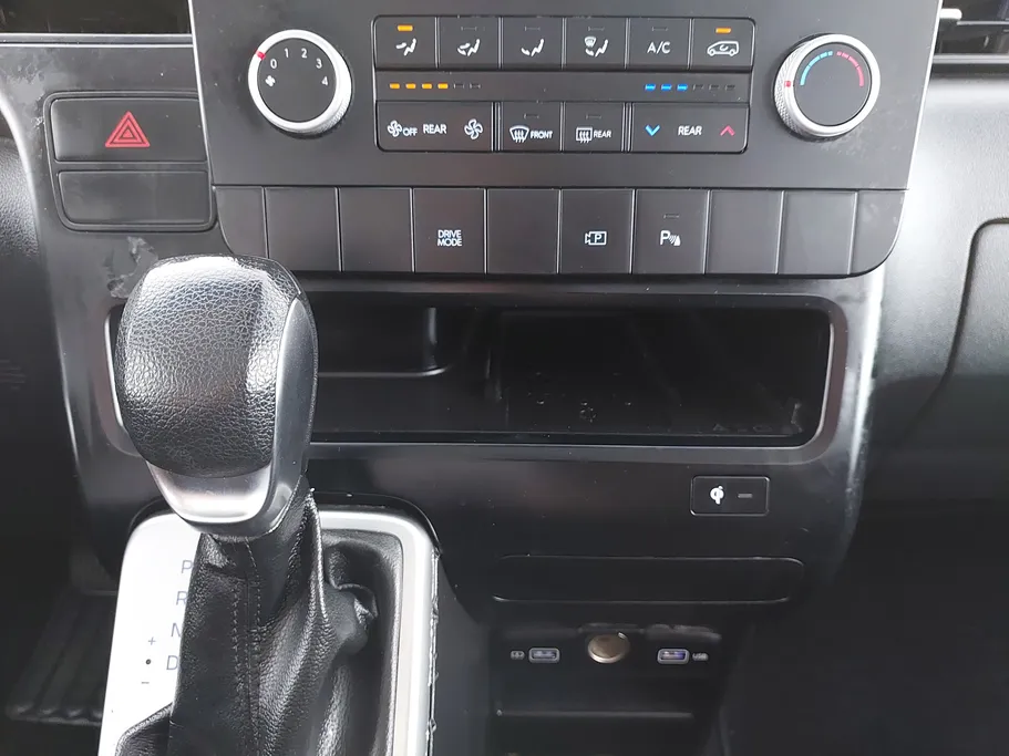 هيونداي ستاريا سمارت 9 مقاعد 2022 