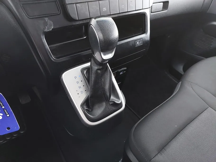 هيونداي ستاريا سمارت 9 مقاعد 2022 