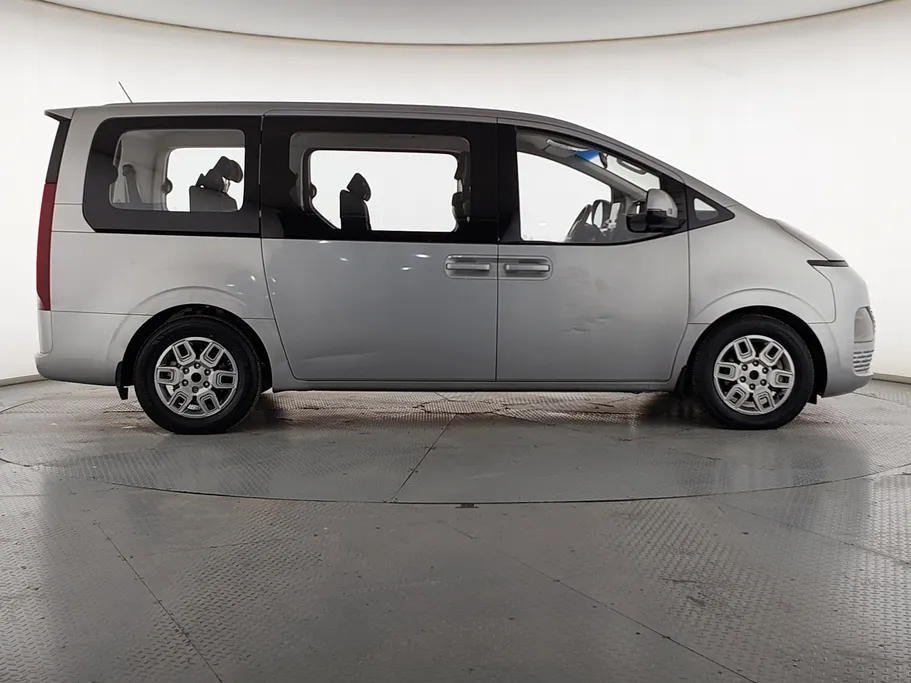 هيونداي ستاريا سمارت 9 مقاعد 2022 