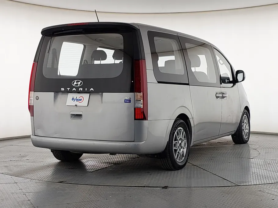 هيونداي ستاريا سمارت 9 مقاعد 2022 