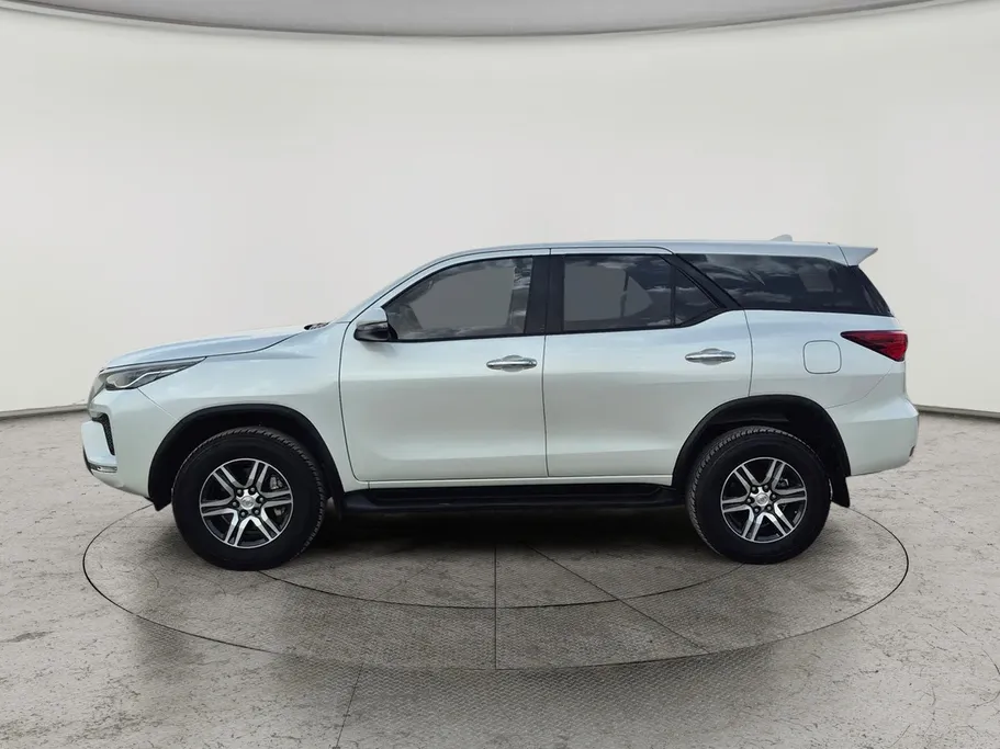 تويوتا فورتشنر GX 2024 