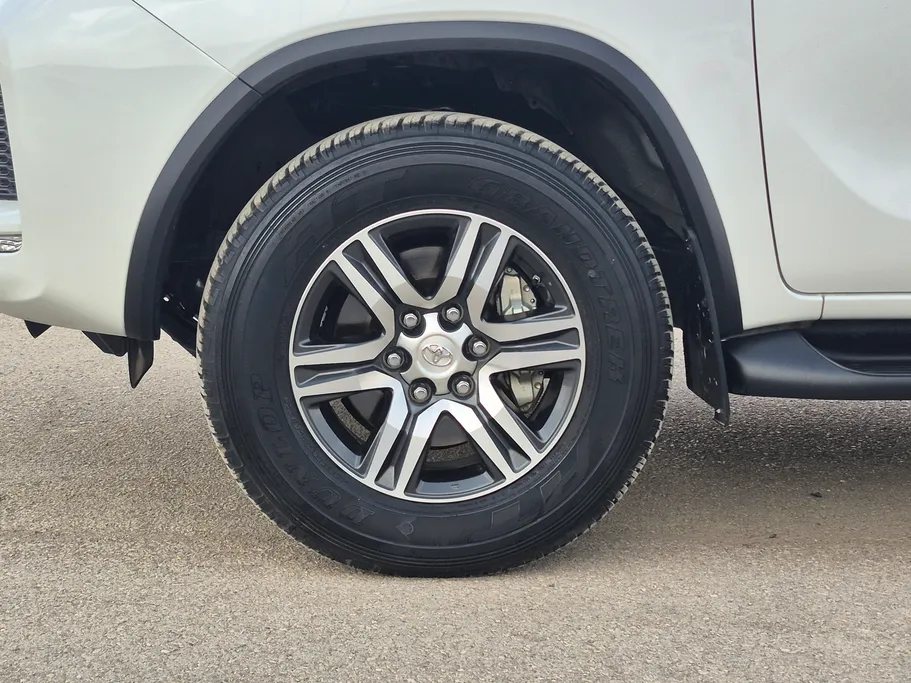 تويوتا فورتشنر GX 2024 