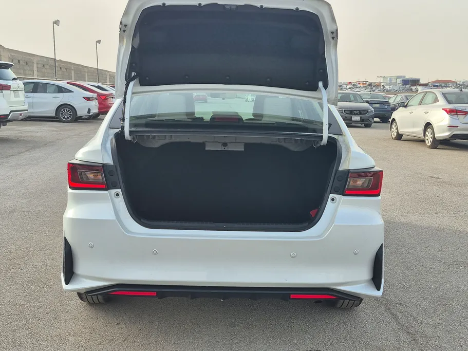 2024 Toyota Yaris  Y 