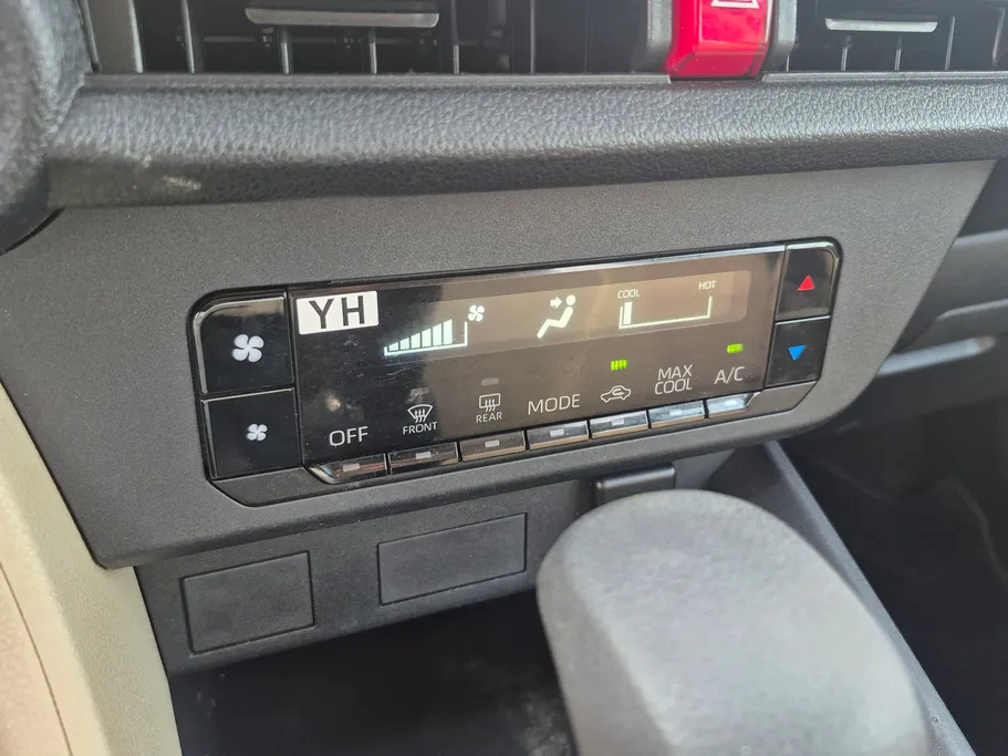 2024 Toyota Yaris  Y 