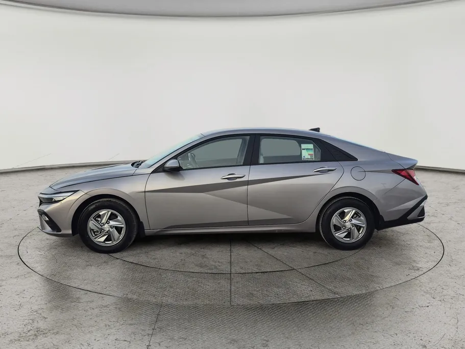 2024 Hyundai Elantra Smart 