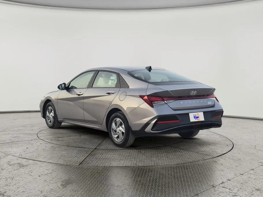 2024 Hyundai Elantra Smart 