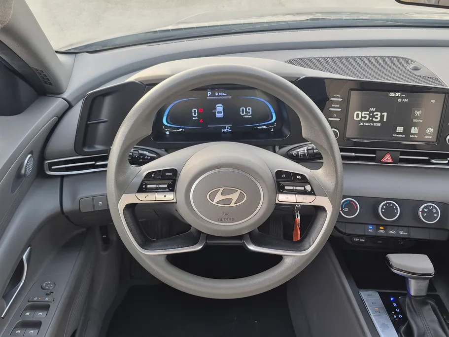 2024 Hyundai Elantra Smart 