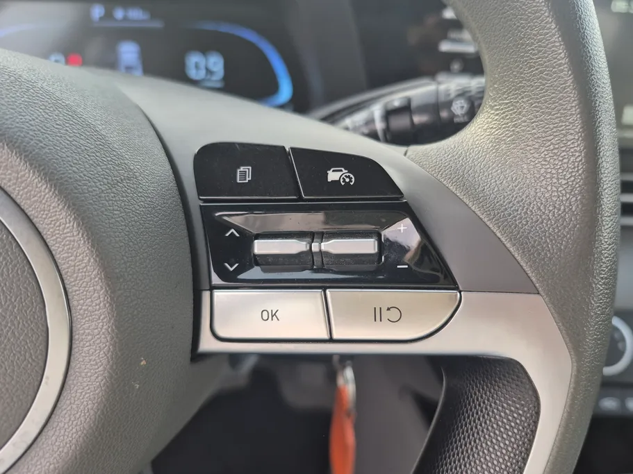 2024 Hyundai Elantra Smart 