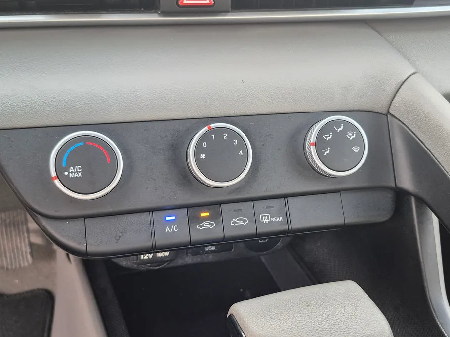 2024 Hyundai Elantra Smart 