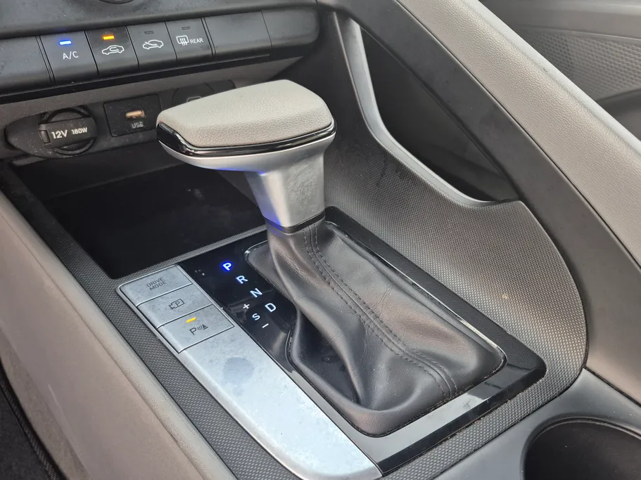 2024 Hyundai Elantra Smart 