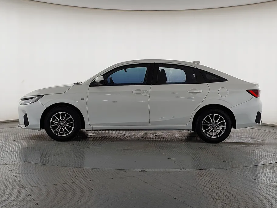 2023 Toyota Yaris  Y 