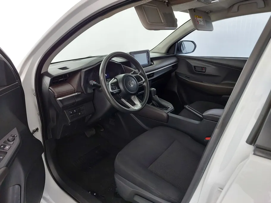 2023 Toyota Yaris  Y 