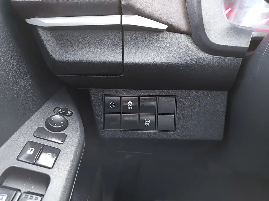 2023 Toyota Yaris  Y 