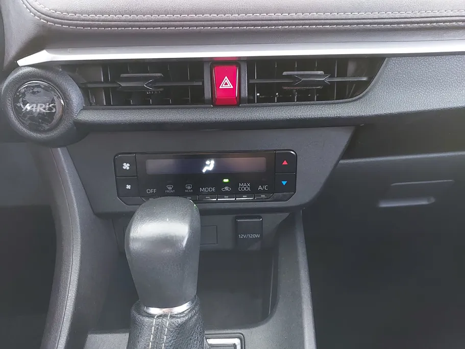 2023 Toyota Yaris  Y 