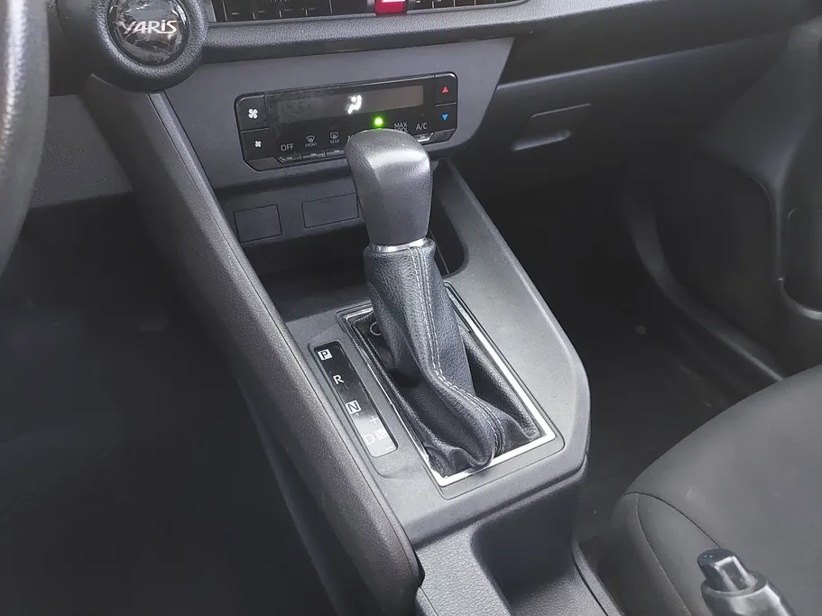 2023 Toyota Yaris  Y 