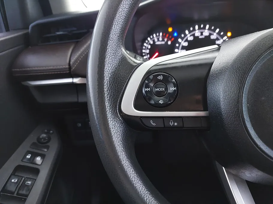 2023 Toyota Yaris  Y 