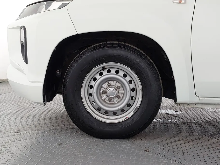 2021 ميتسوبيشي L200 DC 4x2 Diesel 