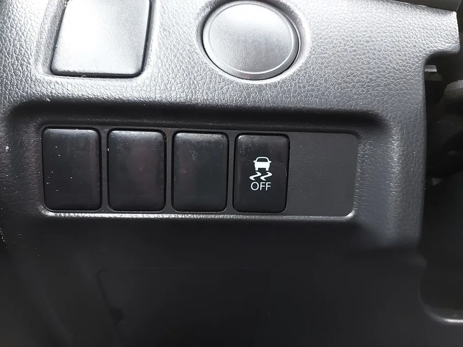 2021 ميتسوبيشي L200 DC 4x2 Diesel 