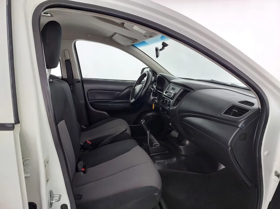 2021 ميتسوبيشي L200 DC 4x2 Diesel 