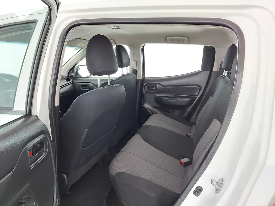 2021 ميتسوبيشي L200 DC 4x2 Diesel 