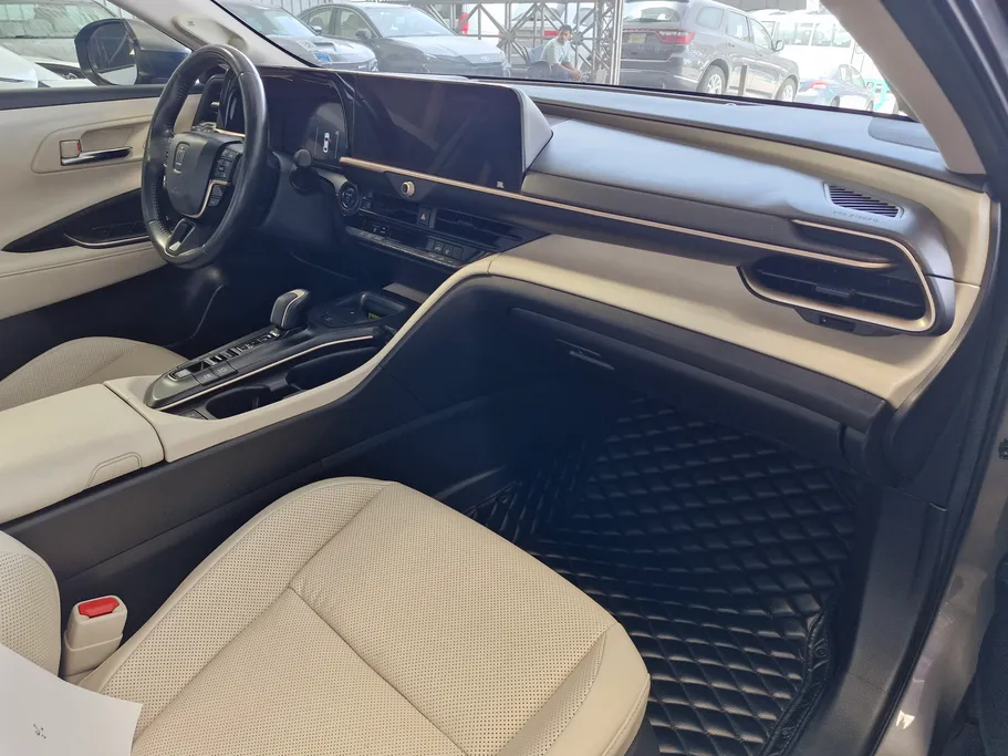 2023 Toyota Crown Premium 