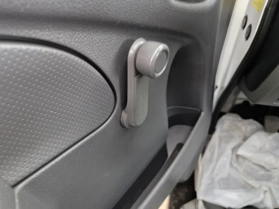 نيسان باص اورفان بضاعة 2021 