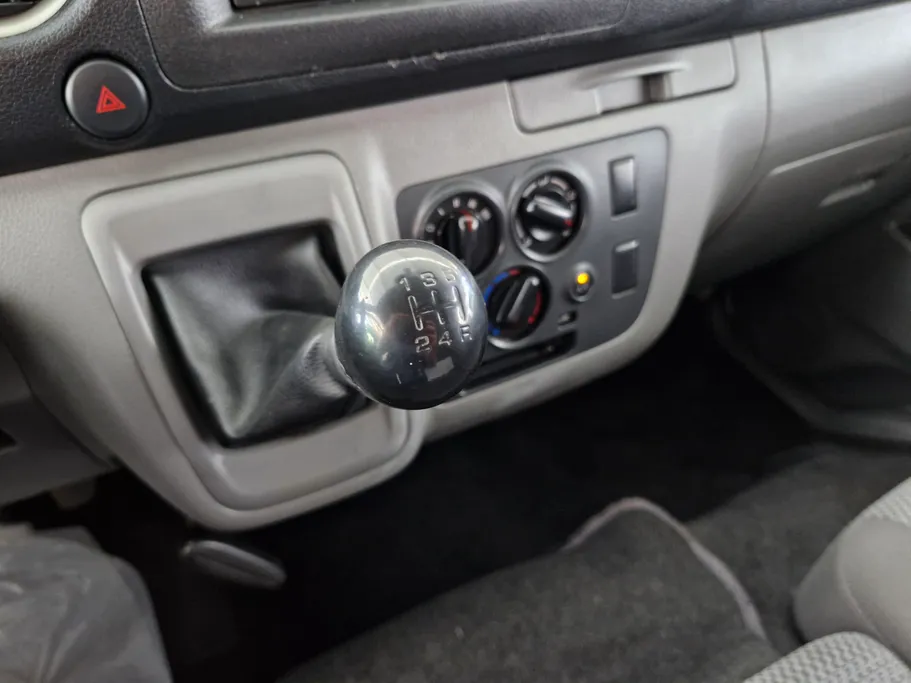 نيسان باص اورفان بضاعة 2021 