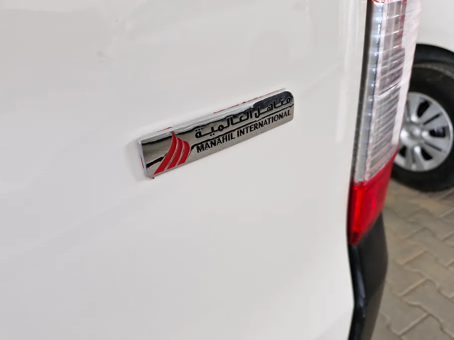 نيسان باص اورفان بضاعة 2021 