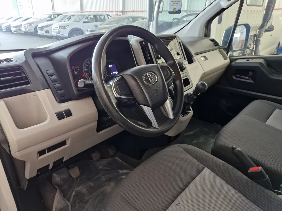 تويوتا هايس بضاعة سقف عالي 2023 