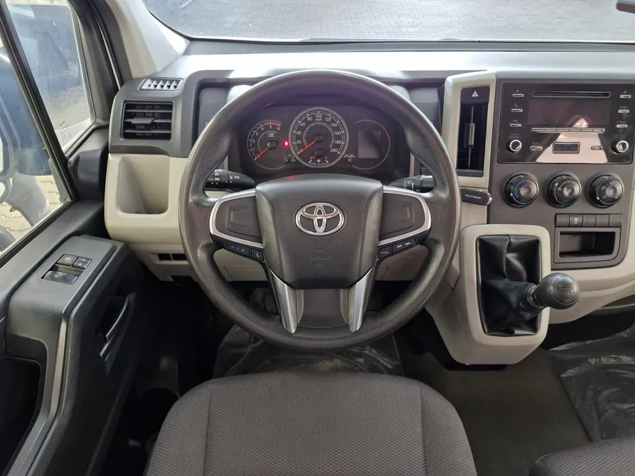 تويوتا هايس بضاعة سقف عالي 2023 