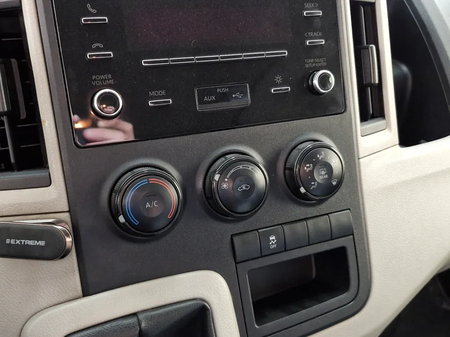 تويوتا هايس بضاعة سقف عالي 2023 